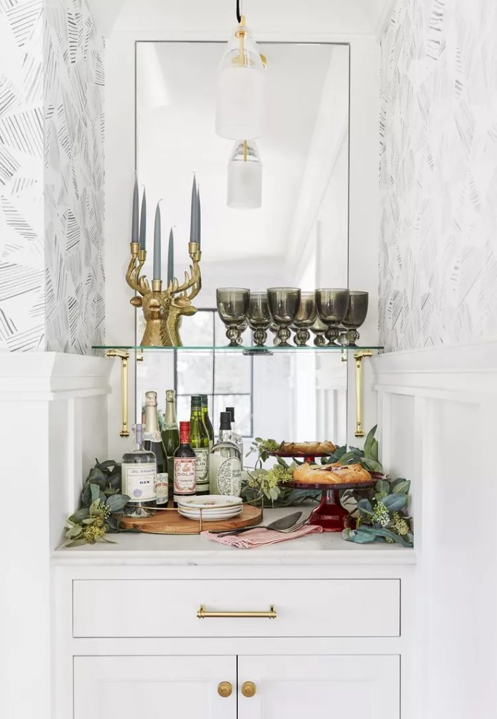 A Designer’s Guide to Subtle and Timeless Seasonal Decor