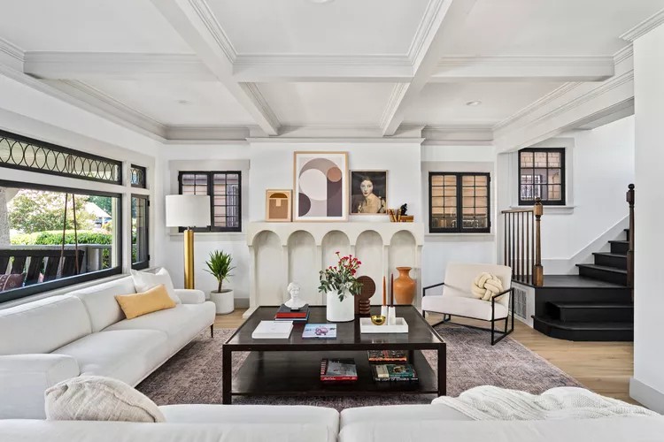 Revitalized Craftsman Home in Los Angeles Blends Sunlit Spaces with Japandi Style